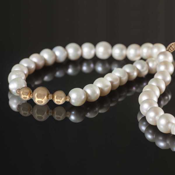 Pearl and Gold Necklace - | Mali's Canadian Jewelry  Mali's  3  Metal Part: Sterling Silver  - Freshwater cultured pearl and gol